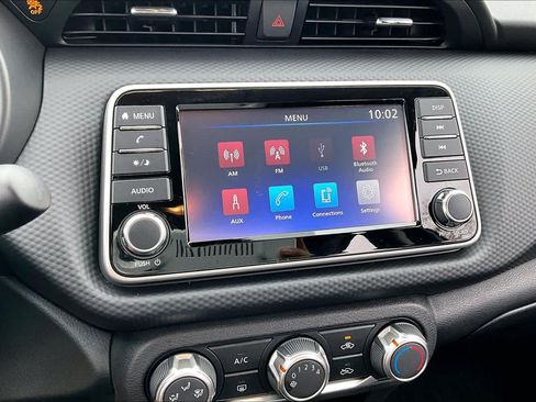Certified 2025 Nissan Kicks Play S FWD image 30