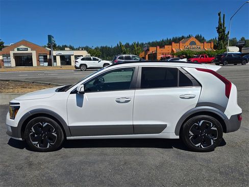Used 2023 Kia Niro Wave image 4