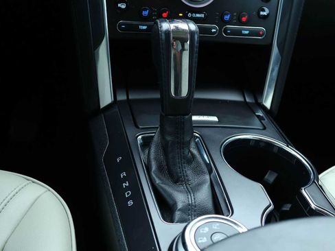 Used 2019 Ford Explorer Platinum AWD/4WD image 17