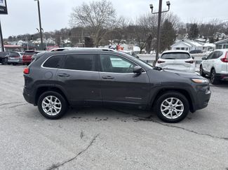 Used 2017 Jeep Cherokee Latitude w/ Comfort/Convenience Group video 2