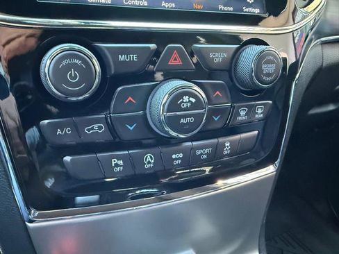 Used 2019 Jeep Grand Cherokee Limited AWD/4WD image 21