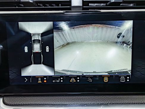 Used 2024 GMC Sierra 3500 Denali w/ Denali Reserve Package image 23