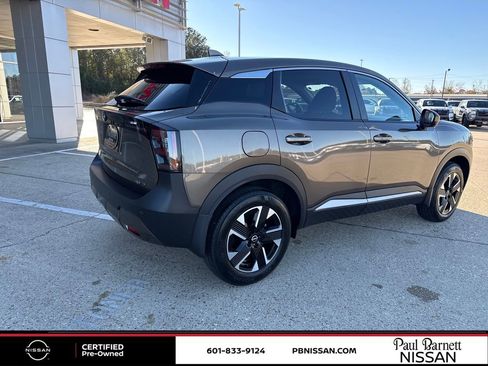 Certified 2025 Nissan Kicks SV image 6