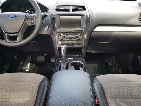 Used 2017 Ford Explorer XLT w/ Equipment Group 202A image 15