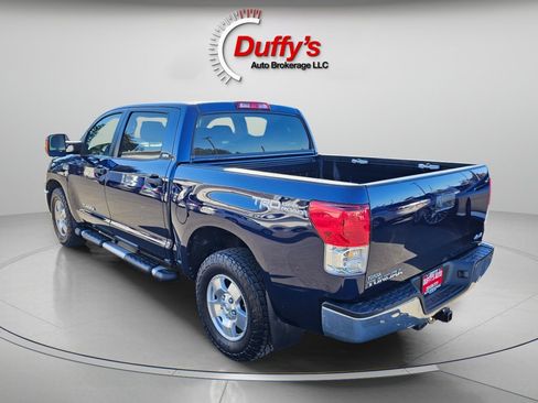 Used 2010 Toyota Tundra 4x4 CrewMax image 11