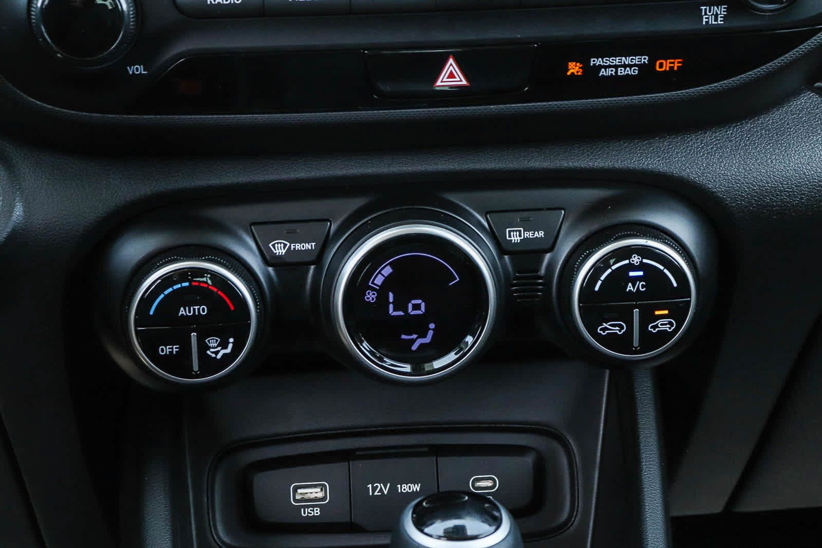 Used 2024 Hyundai Venue SEL FWD image 20