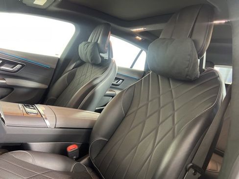 Used 2023 Mercedes-Benz EQS 580 4MATIC Sedan image 21