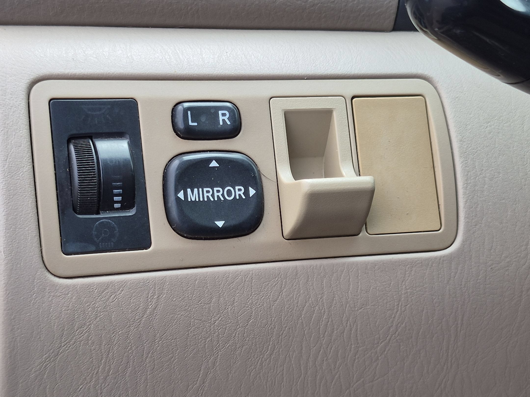 Used 2004 Toyota Corolla CE w/ All Weather Guard Pkg FWD image 8
