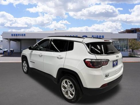 Used 2024 Jeep Compass Latitude AWD/4WD image 5