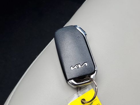 Used 2023 Kia Niro EX FWD image 35