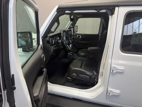 Used 2022 Jeep Wrangler Unlimited Sahara image 13
