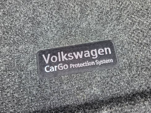 Certified 2025 Volkswagen Taos SE w/ Panoramic Sunroof Package FWD image 58
