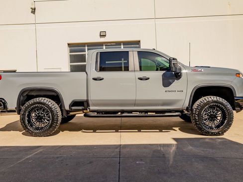 Used 2025 Chevrolet Silverado 2500 Custom w/ Custom Value Package image 11