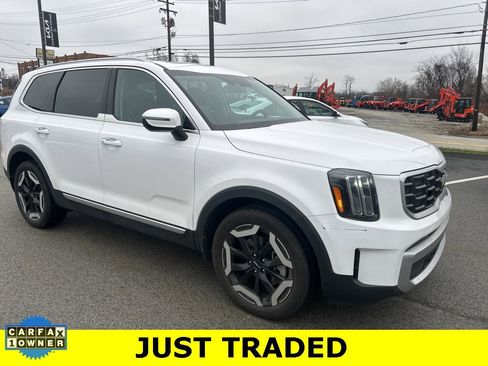 Used 2023 Kia Telluride S w/ S Sunroof Package image 1