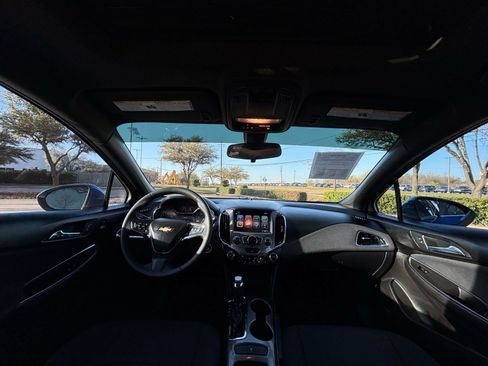 Used 2018 Chevrolet Cruze LT w/ Sun And Sound Package image 20