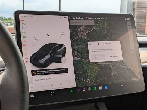 Used 2024 Tesla Model Y Long Range AWD/4WD image 18