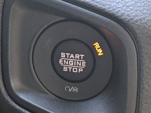 New 2025 Jeep Gladiator Sport image 24