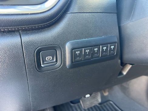 Used 2020 Chevrolet Silverado 2500 LT w/ Convenience Package image 20