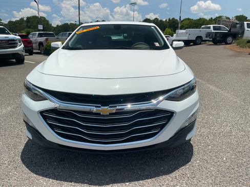 Used 2022 Chevrolet Malibu LT FWD image 2