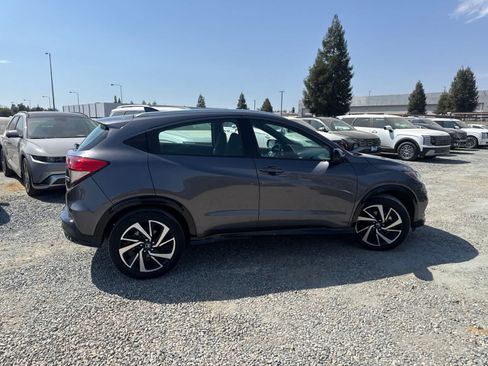 Used 2019 Honda HR-V Sport image 3