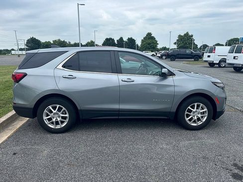 Used 2024 Chevrolet Equinox LT FWD image 9