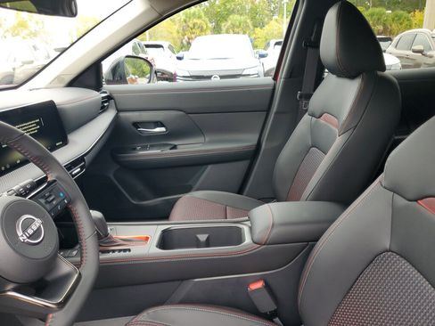 New 2026 Nissan Kicks SR w/ Illumination Package FWD image 17
