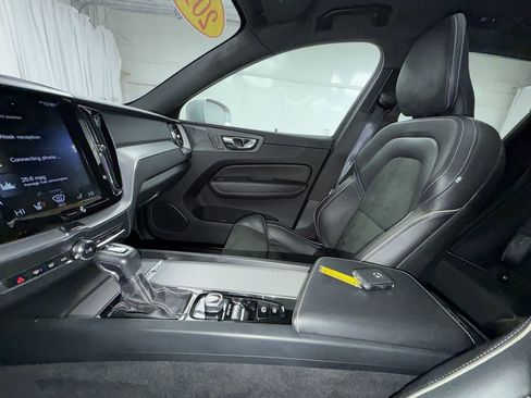 Used 2019 Volvo XC60 T6 R-Design image 20