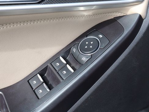 Used 2020 Ford Explorer XLT w/ Equipment Group 202A image 14