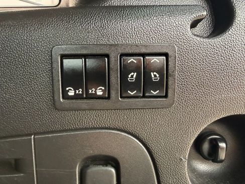Used 2016 Chevrolet Suburban LTZ RWD image 33