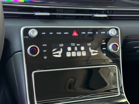 New 2026 Genesis GV80 2.5T RWD image 21