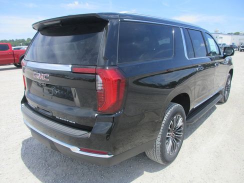 New 2026 GMC Yukon XL Elevation w/ Elevation Premium Package AWD/4WD image 4