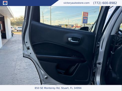 Used 2019 Jeep Compass Trailhawk w/ Cold Weather Group image 26