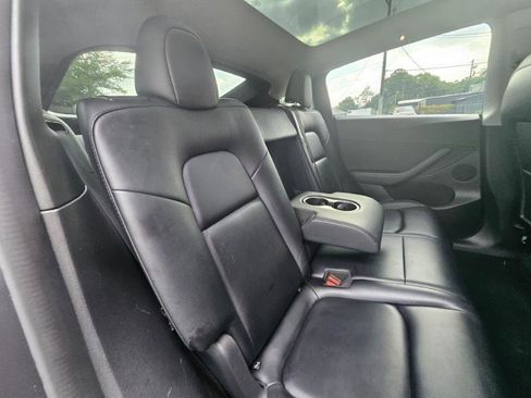 Used 2022 Tesla Model Y Long Range AWD/4WD image 64