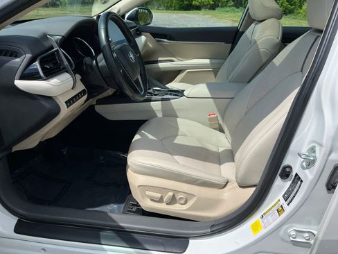 Used 2024 Toyota Camry XLE w/ Navigation Package FWD image 11