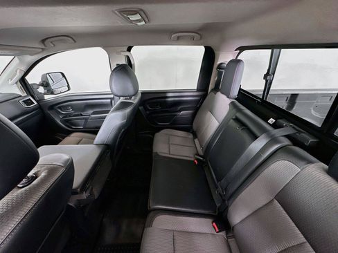 Used 2017 Nissan Titan S AWD/4WD image 10