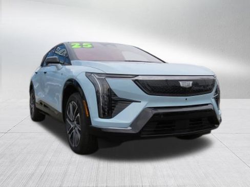 New 2026 Cadillac Optiq Sport 2 w/ LPO, Floor Liner Package image 9