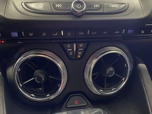 Used 2019 Chevrolet Camaro ZL1 image 28