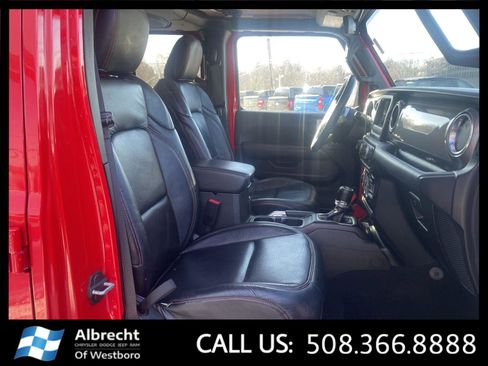 Used 2018 Jeep Wrangler Unlimited Sahara w/ Cold Weather Group image 20