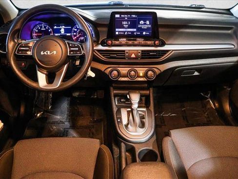 Used 2024 Kia Forte LXS w/ LXS Technology Package image 21