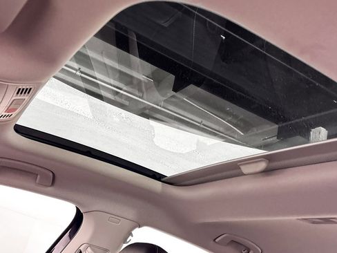 Certified 2024 Volkswagen Jetta SE image 19