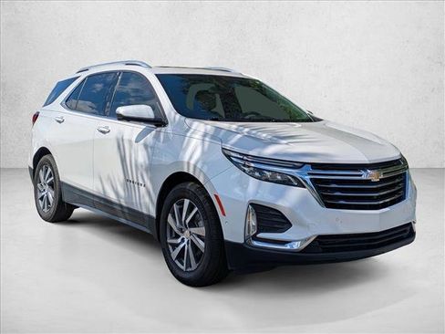 Used 2023 Chevrolet Equinox Premier FWD image 3