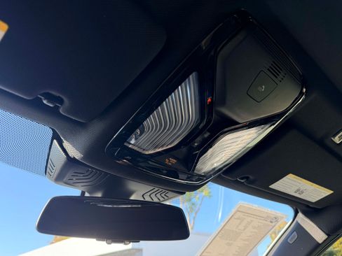 Used 2019 BMW 530i xDrive w/ M Sport Package image 24