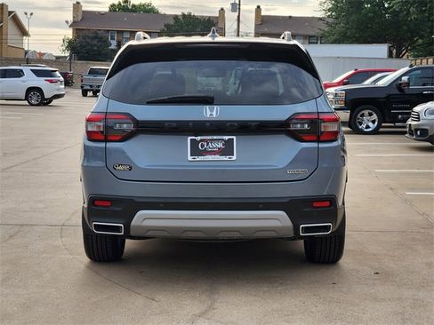 Used 2023 Honda Pilot Touring image 13