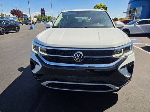 Used 2024 Volkswagen Taos SEL AWD/4WD image 8