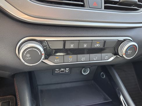 Used 2024 Nissan Altima 2.5 SR FWD image 20