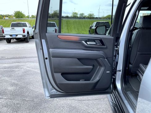 Certified 2025 GMC Yukon XL Denali AWD/4WD image 21