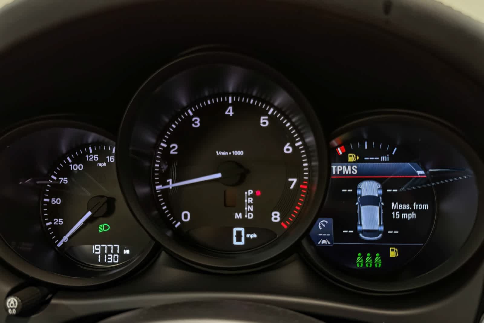 Certified 2023 Porsche Macan AWD/4WD image 28
