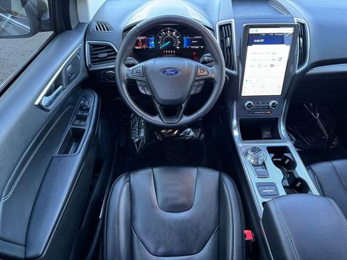 Certified 2022 Ford Edge Titanium AWD/4WD image 9