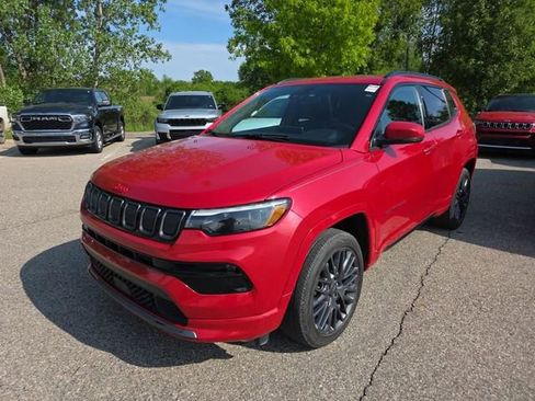 Used 2022 Jeep Compass Limited w/ (RED) Package AWD/4WD image 5
