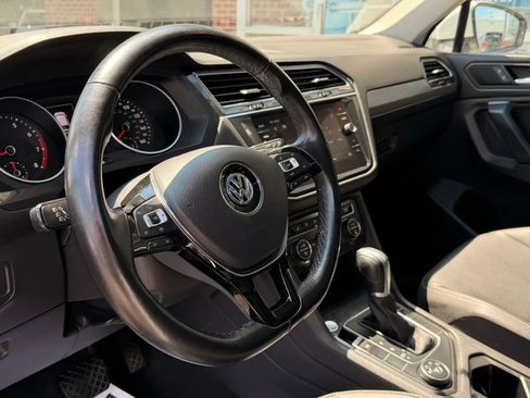 Used 2019 Volkswagen Tiguan SE w/ Panoramic Sunroof Package AWD/4WD image 7